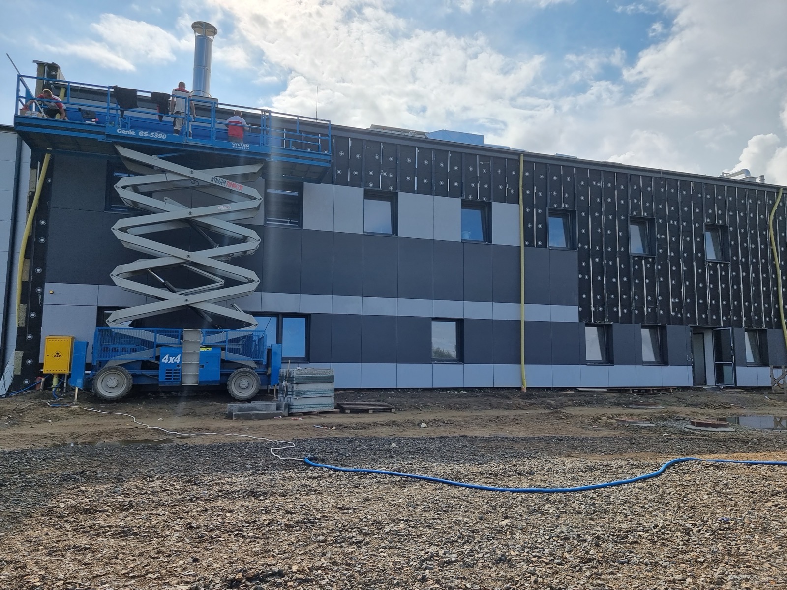 Hala produkcyjno-magazynowa Beewatec — etap budowy